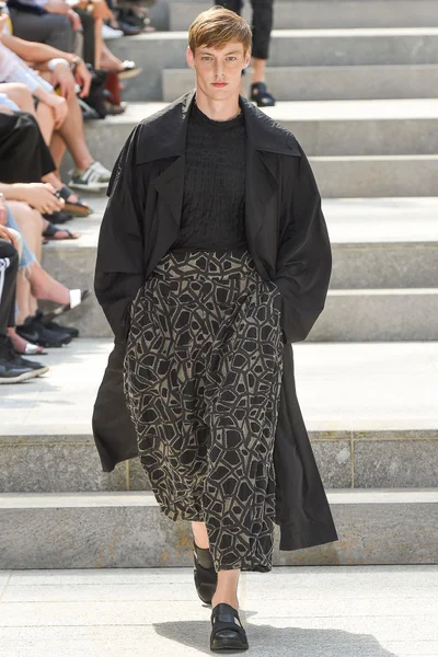 Look 14